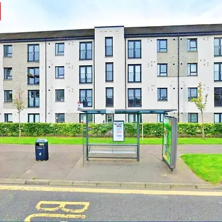 Tatil Evi Newbuild - 3 Bedrooms, 2 Baths,5 Mins From Airport Edinburgh