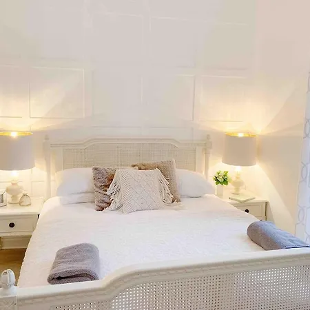 Chic Flat Close To Edinburgh, Airport, & Zoo Lejlighed Edinburgh