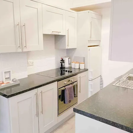 Chic Flat Close To Edinburgh, Airport, & Zoo *