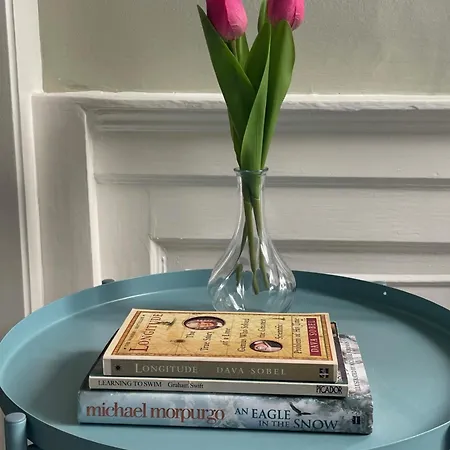 Charming, & Spacious Georgian 3 Bed Apartament *