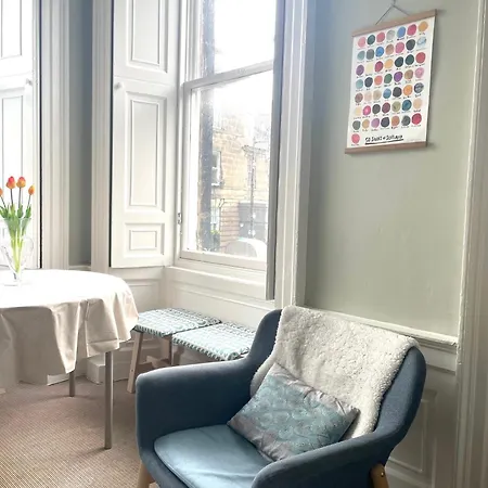 Charming, & Spacious Georgian 3 Bed Apartment Edinburgh