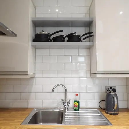 Ground Floor Flat With Patio And Hot Tub Near Murrayfield Stadium