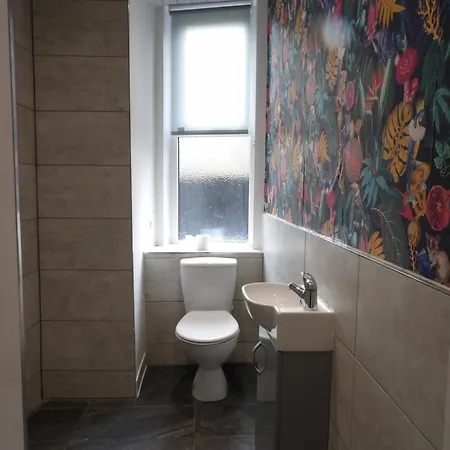 Apartment Ground Floor Flat With Patio And Hot Tub Near Murrayfield Stadium *