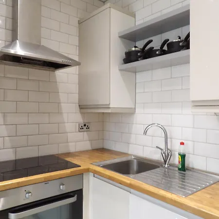 Ground Floor Flat With Patio And Hot Tub Near Murrayfield Stadium Apartment Edinburgh