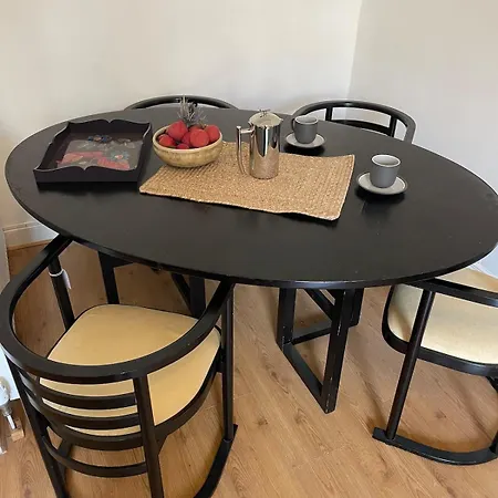 Large Flat In Chic Bruntsfield * Edinburgh