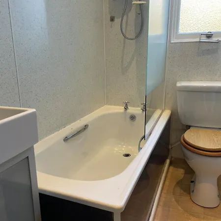 Large Flat In Chic Bruntsfield * אדינבורו