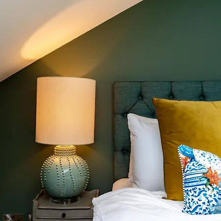 Dragon Luxury At 8 Albyn Place * Edinburgh