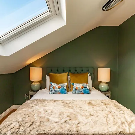 Dragon Luxury At 8 Albyn Place *