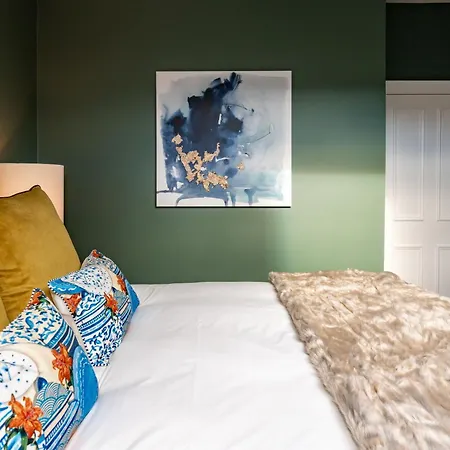 Dragon Luxury At 8 Albyn Place *