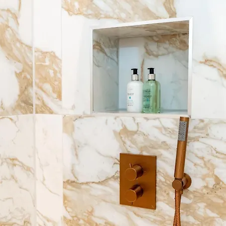 Dragon Luxury At 8 Albyn Place