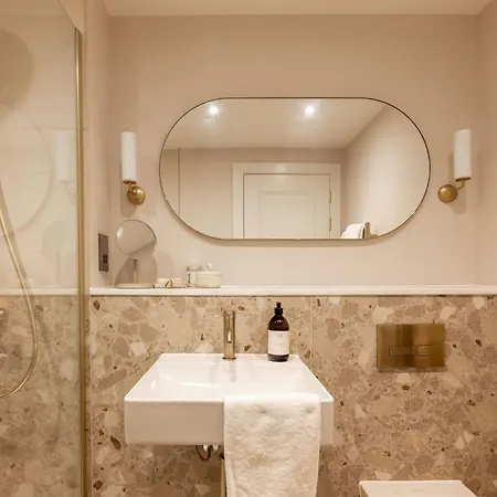 Moment George Iv Bridge 酒店