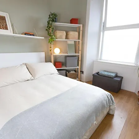 Cosy Centre Gem *