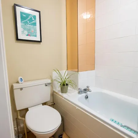 Cosy Centre Gem Apartment *