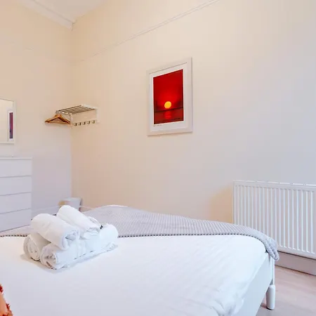 Delightful Ground Floor Newington Flat *