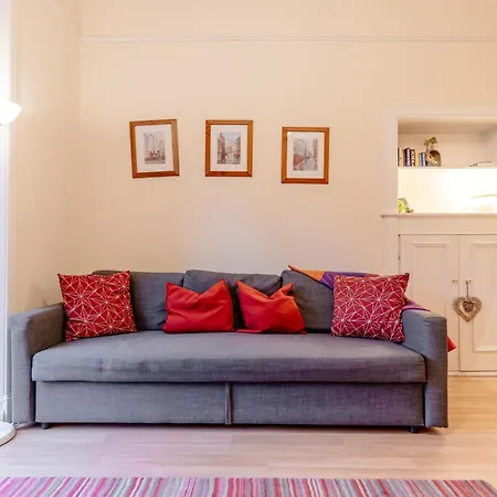 Delightful Ground Floor Newington Flat Apartamento Edimburgo