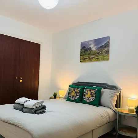 Cozy Flat Near Castle And With Free Private Parking
