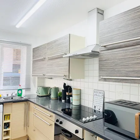 Cozy At Prime Location With Free Private Parking Apartment Edinburgh