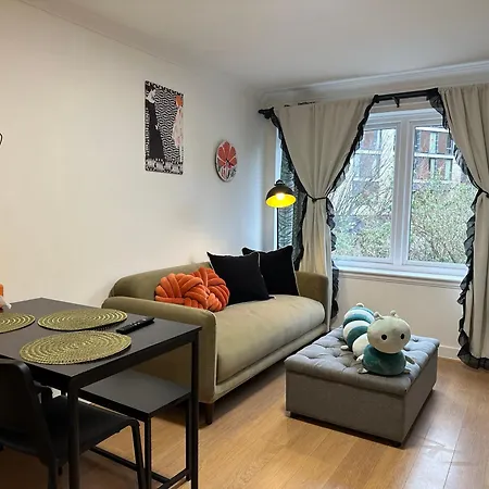Stylish One Bedroom Apartment *