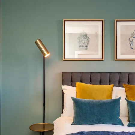 Apartment Dragon Luxury At 8 Albyn Place