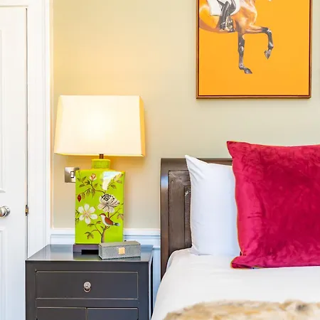 Dragon Luxury At 8 Albyn Place *