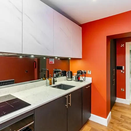 Dragon Luxury At 8 Albyn Place *