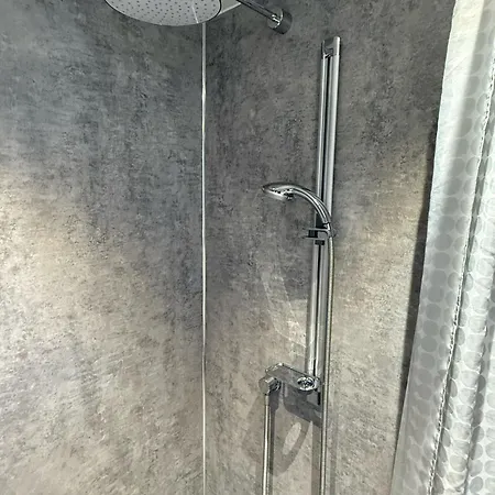 Privatunterkunft Single With Beautiful Garden