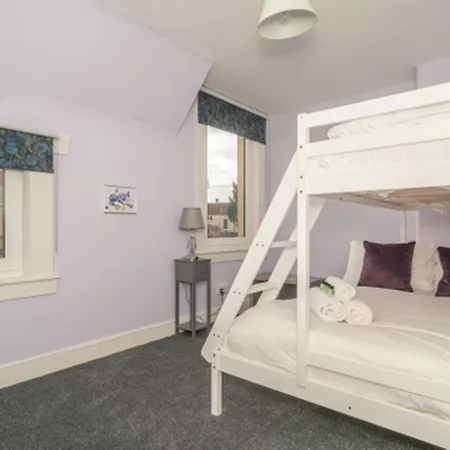 Charming Family House In Rosewell - Pass The Keys Vakantiehuis