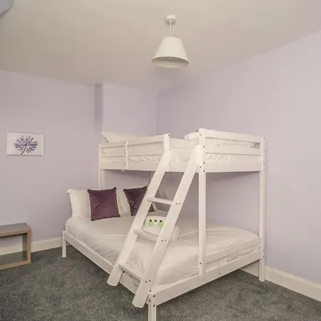Charming Family House In Rosewell - Pass The Keys Vakantiehuis *