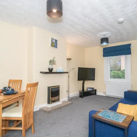 Charming Family House In Rosewell - Pass The Keys * EDI