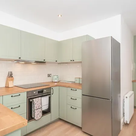 Charming Family House In Rosewell - Pass The Keys EDI