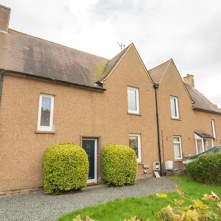 Charming Family House In Rosewell - Pass The Keys EDI