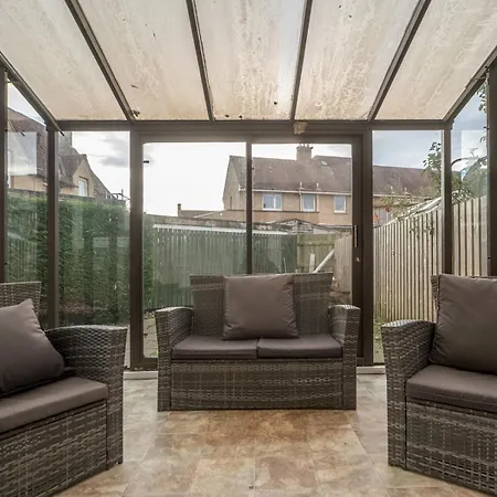 Charming Family House In Rosewell - Pass The Keys * EDI