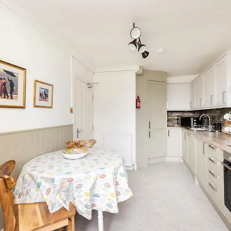 Joivy Beautiful Apartment, Private Garden, Calton Hill Apartamento Edimburgo