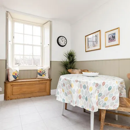 Joivy Beautiful Apartment, Private Garden, Calton Hill *