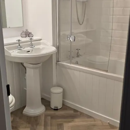 2 Bedroom Sofa Bed In Livingroom Castle View 1st Floor Sleeps 6 * Edinburg