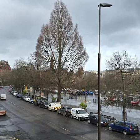 2 Bedroom Sofa Bed In Livingroom Castle View 1st Floor Sleeps 6 Lägenhet *