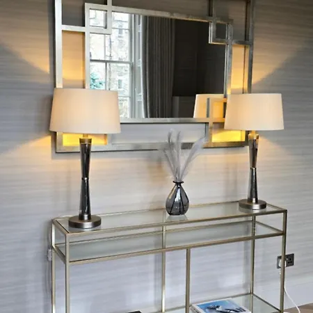 2 Bedroom Sofa Bed In Livingroom Castle View 1st Floor Sleeps 6 * Édimbourg