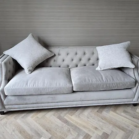 2 Bedroom Sofa Bed In Livingroom Castle View 1st Floor Sleeps 6 Appartement Édimbourg