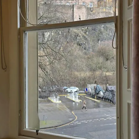 2 Bedroom Sofa Bed In Livingroom Castle View 1st Floor Sleeps 6 Appartement