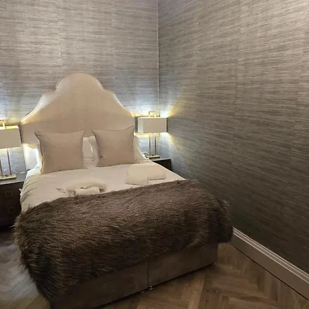 2 Bedroom Sofa Bed In Livingroom Castle View 1st Floor Sleeps 6