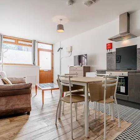 Cozy-free Parking-12 Mins Center Edinburgh