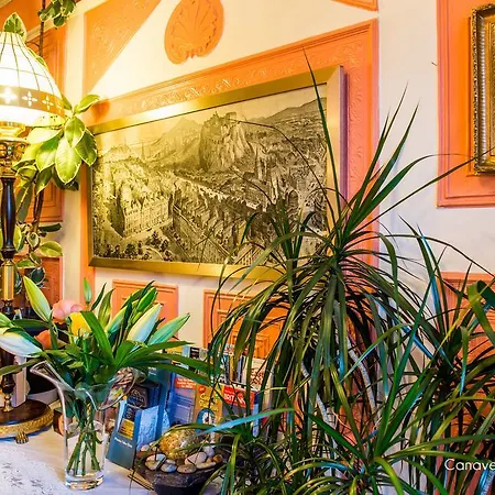 Lyncliff Bed & Breakfast 2*
