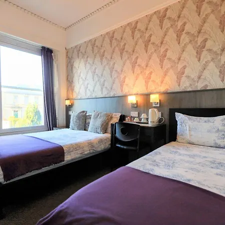 Edinburgh Holiday Guest House 3*