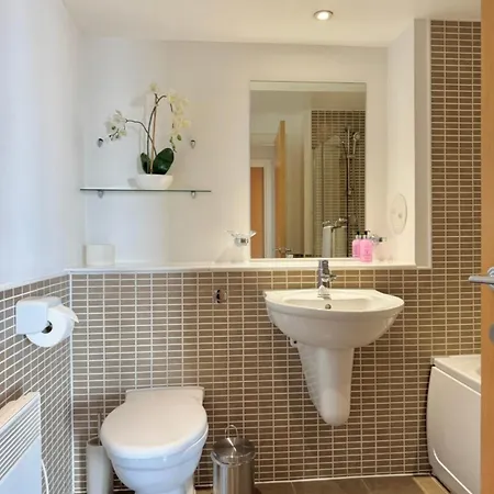Апартаменты Modern Two Bedroom *