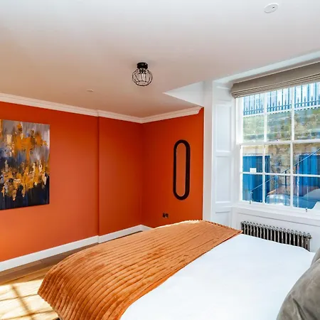 Dragon Luxury At 9 Albyn Place *