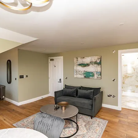 Apartment Dragon Luxury At 9 Albyn Place Edinburgh