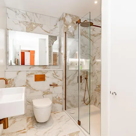 Dragon Luxury At 9 Albyn Place *