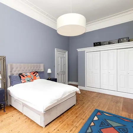 Joivy Spacious 2-bedroom Ground Floor Flat Lejlighed *