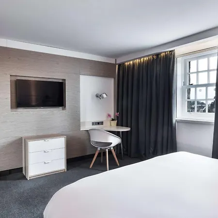 Radisson Blu Hotel, Centre Hotel 4*