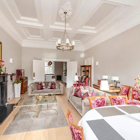Joivy Ultra Luxe Near Princes Street * Edinburgh
